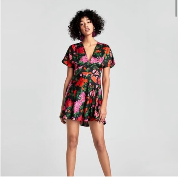 ZARA Floral Wrap Dress in Medium - Picture 1 of 9